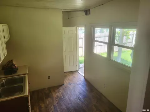 1012 S 11th St, Springfield, IL 62703 photo 8
