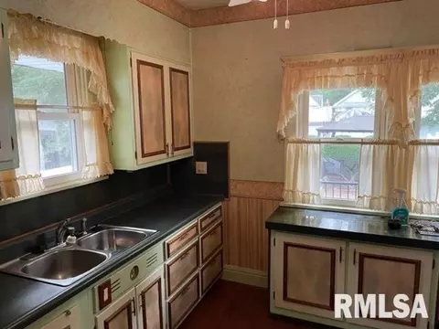 1905 S 2nd St, Springfield, IL 62704 photo 5