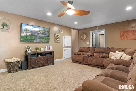 30 Royal Rd, Springfield, IL 62702 photo 13