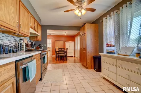 53 Westminister Dr, Chatham, IL 62629 photo 10