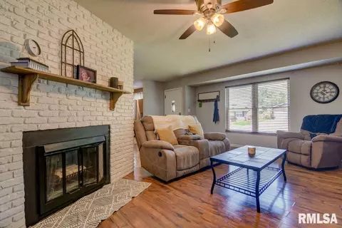 53 Westminister Dr, Chatham, IL 62629 photo 7