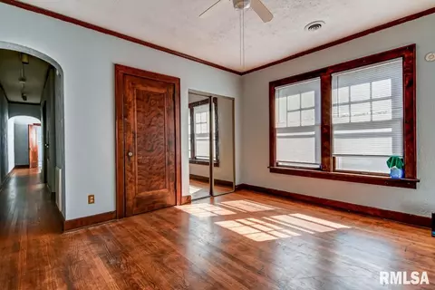 417 W Capitol Ave, Springfield, IL 62704 photo 4