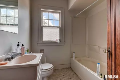 417 W Capitol Ave, Springfield, IL 62704 photo 21