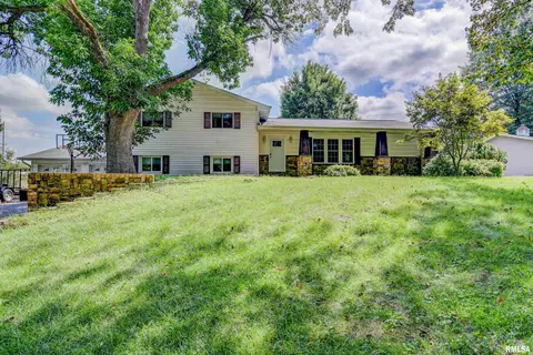 16 Cheyenne Dr, Springfield, IL 62711 photo 2