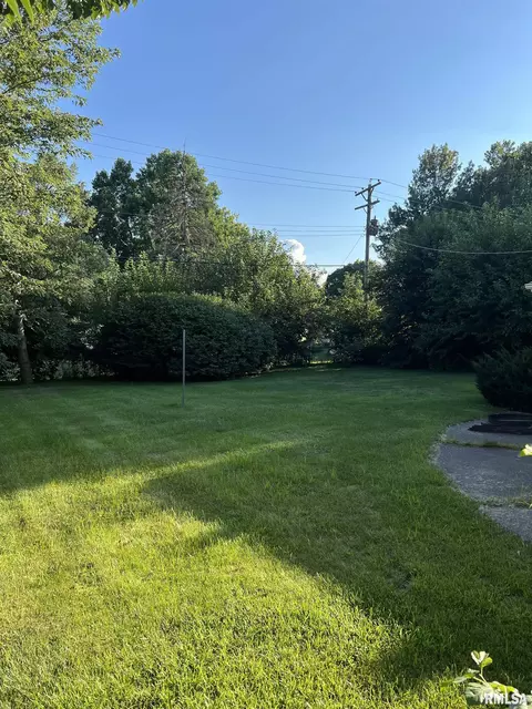2416 E Sangamon Ave, Springfield, IL 62702 photo 4