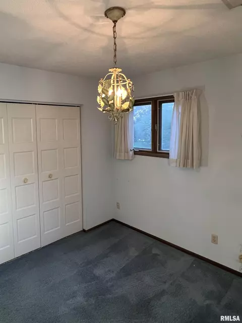 2416 E Sangamon Ave, Springfield, IL 62702 photo 14