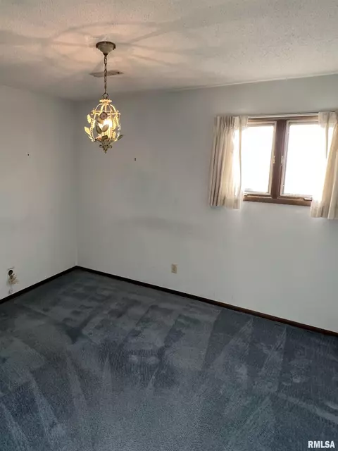 2416 E Sangamon Ave, Springfield, IL 62702 photo 13