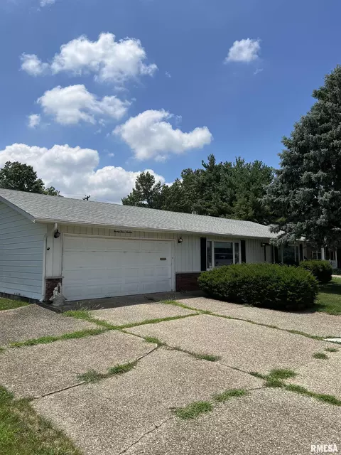 2416 E Sangamon Ave, Springfield, IL 62702 photo 3