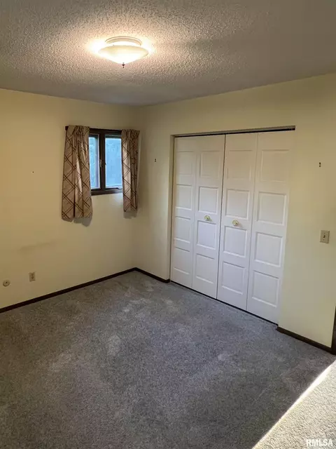 2416 E Sangamon Ave, Springfield, IL 62702 photo 12