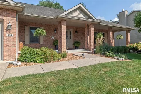 798 Cherokee Dr, Springfield, IL 62711 photo 4