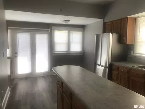 1412 N 3rd St, Springfield, IL 62702 photo 8