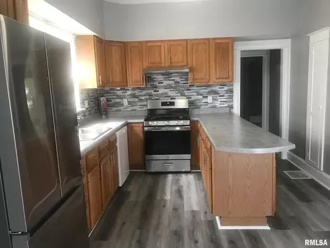 1412 N 3rd St, Springfield, IL 62702 photo 6