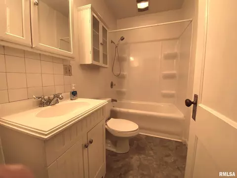 321 W Elliott Ave, Springfield, IL 62702 photo 10