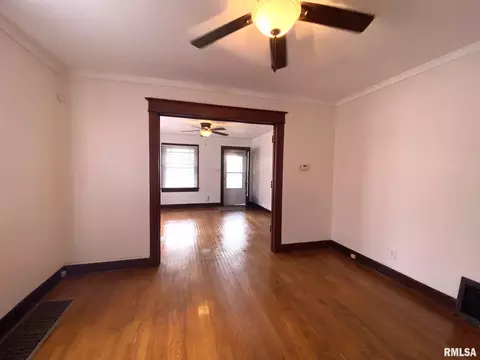 321 W Elliott Ave, Springfield, IL 62702 photo 3