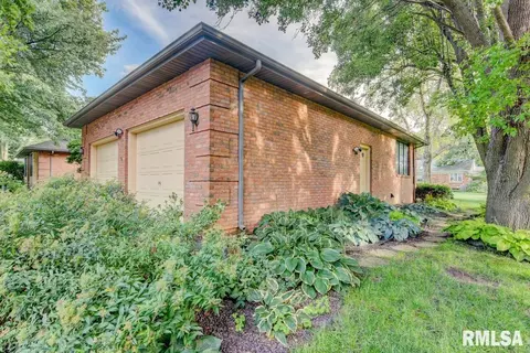 2216 Huntleigh Rd, Springfield, IL 62704 photo 4
