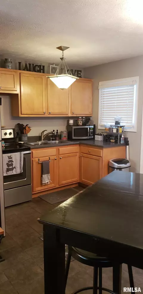 1708 N Schrader Ave, Springfield, IL 62702 photo 5