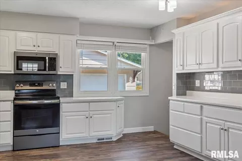 2921 Selkirk Rd, Springfield, IL 62702 photo 9