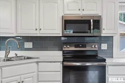2921 Selkirk Rd, Springfield, IL 62702 photo 14