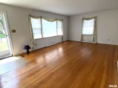 58 Radcliff Rd, Springfield, IL 62703 photo 2