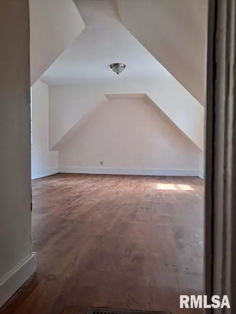 1053 N Patton Ave, Springfield, IL 62702 photo 17