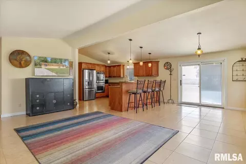 2736 Vigal Rd, Springfield, IL 62712 photo 4