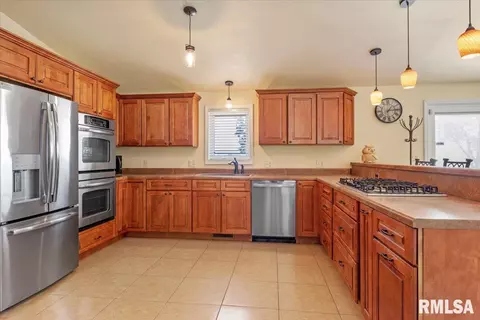 2736 Vigal Rd, Springfield, IL 62712 photo 12