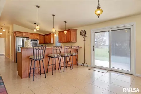 2736 Vigal Rd, Springfield, IL 62712 photo 7
