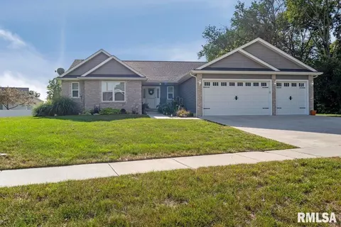 1701 Providence Ln, Springfield, IL 62711 photo 1