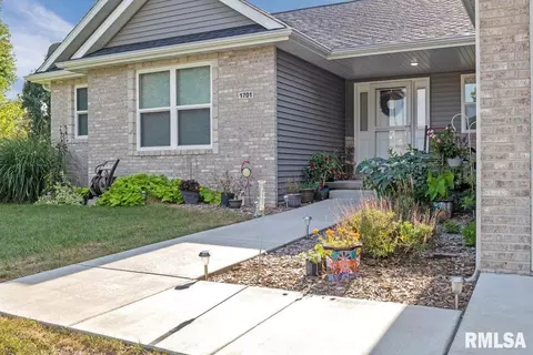 1701 Providence Ln, Springfield, IL 62711 photo 3