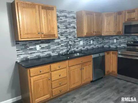 3050 Twin Lakes Dr, Springfield, IL 62702 photo 3