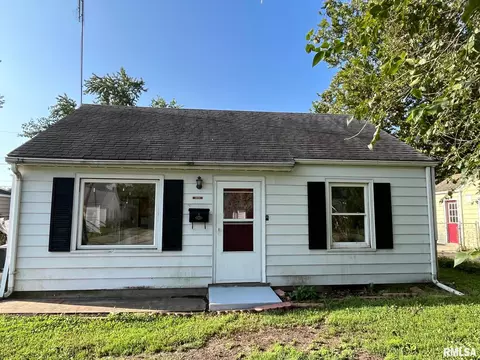 3036 Louise Ln, Springfield, IL 62702 photo 2
