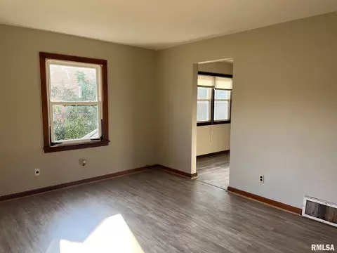 3036 Louise Ln, Springfield, IL 62702 photo 3