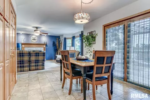 8044 Wilson Ter, Springfield, IL 62707 photo 15