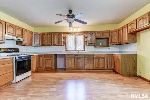 125 S Main St, Loami, IL 62661 photo 14