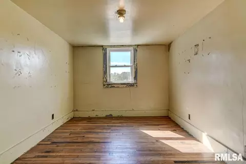 125 S Main St, Loami, IL 62661 photo 38