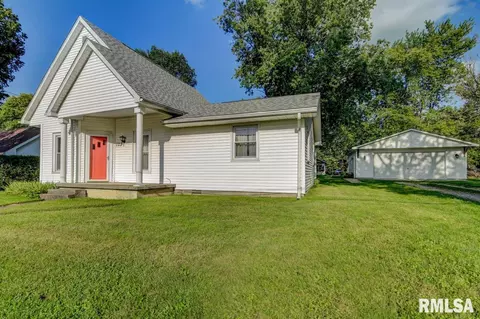 125 S Main St, Loami, IL 62661 photo 1