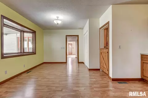 125 S Main St, Loami, IL 62661 photo 17