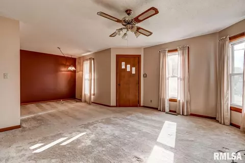 125 S Main St, Loami, IL 62661 photo 9