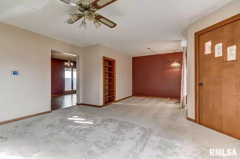 125 S Main St, Loami, IL 62661 photo 8