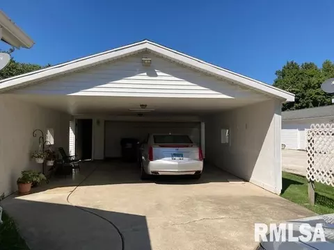 175 Tanner St, Waverly, IL 62692 photo 4