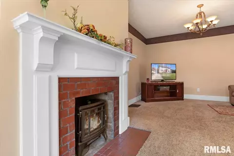 2056 S 5th St, Springfield, IL 62703 photo 7