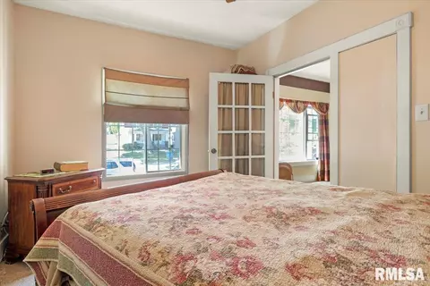 2056 S 5th St, Springfield, IL 62703 photo 9