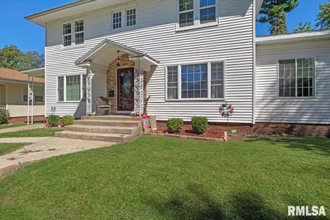 2056 S 5th St, Springfield, IL 62703 photo 2