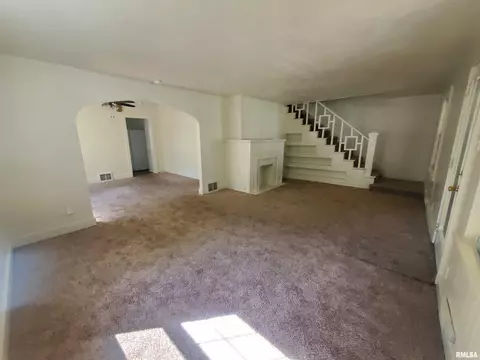 2517 S 6th St, Springfield, IL 62703 photo 2