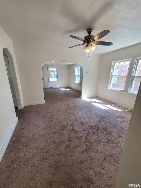 2517 S 6th St, Springfield, IL 62703 photo 5