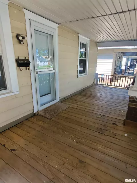 2517 S 6th St, Springfield, IL 62703 photo 4