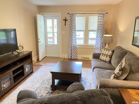 524 Broad Pl, Springfield, IL 62703 photo 2