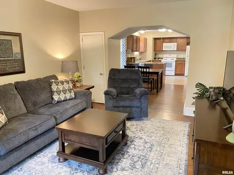 524 Broad Pl, Springfield, IL 62703 photo 3