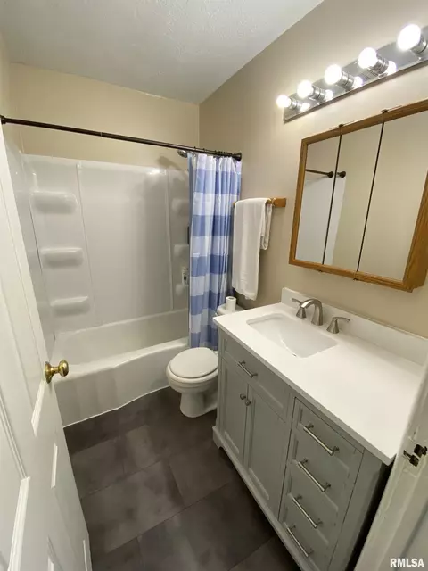 524 Broad Pl, Springfield, IL 62703 photo 9