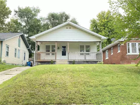 524 Broad Pl, Springfield, IL 62703 photo 1